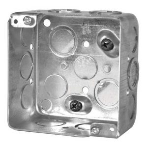 Boîte électrique carrée 4 x 4 x 2-1/8 po avec débouchures KO pour conduit.