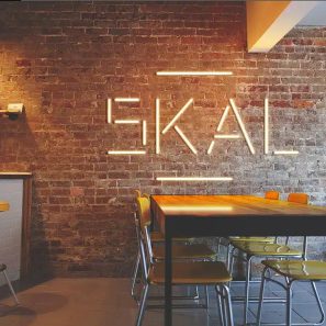 Alternative view of SERIE 1200 ALU (1210)  96''