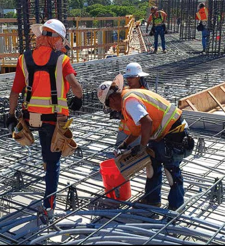 Installation de conduits flexibles Cor-Line dans dalle de béton